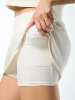 Greta Skort- Gardenia